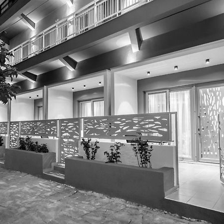 Mr & Mrs K Lofts Apartment Potos Exterior photo
