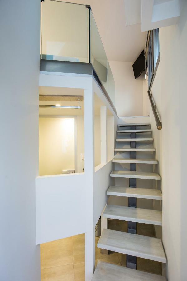 Mr & Mrs K Lofts Apartment Potos Exterior photo