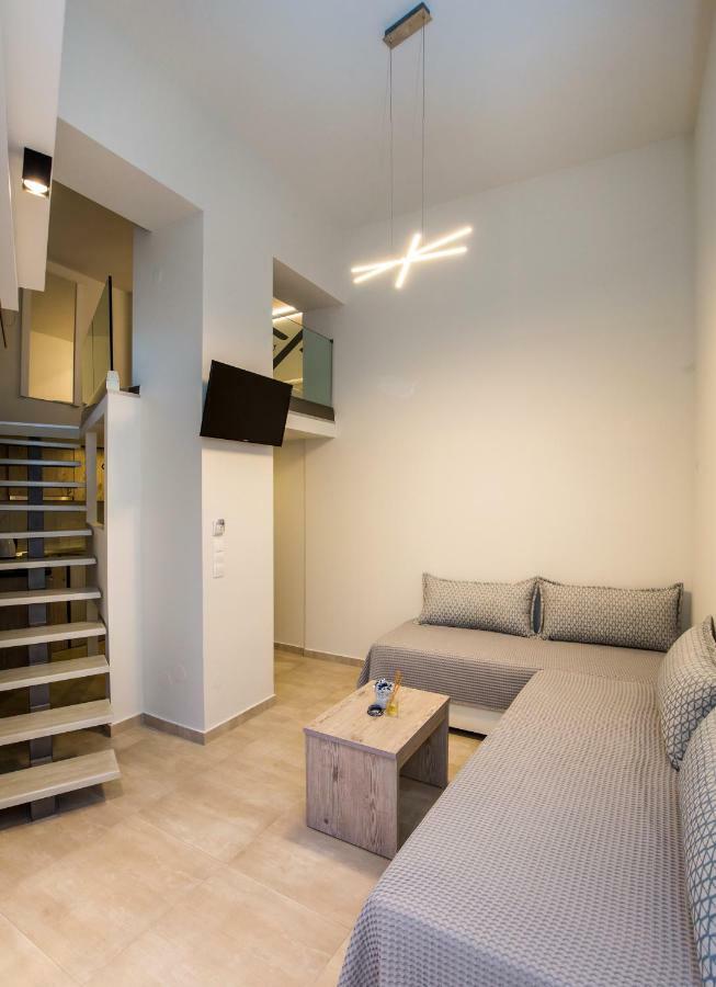 Mr & Mrs K Lofts Apartment Potos Exterior photo