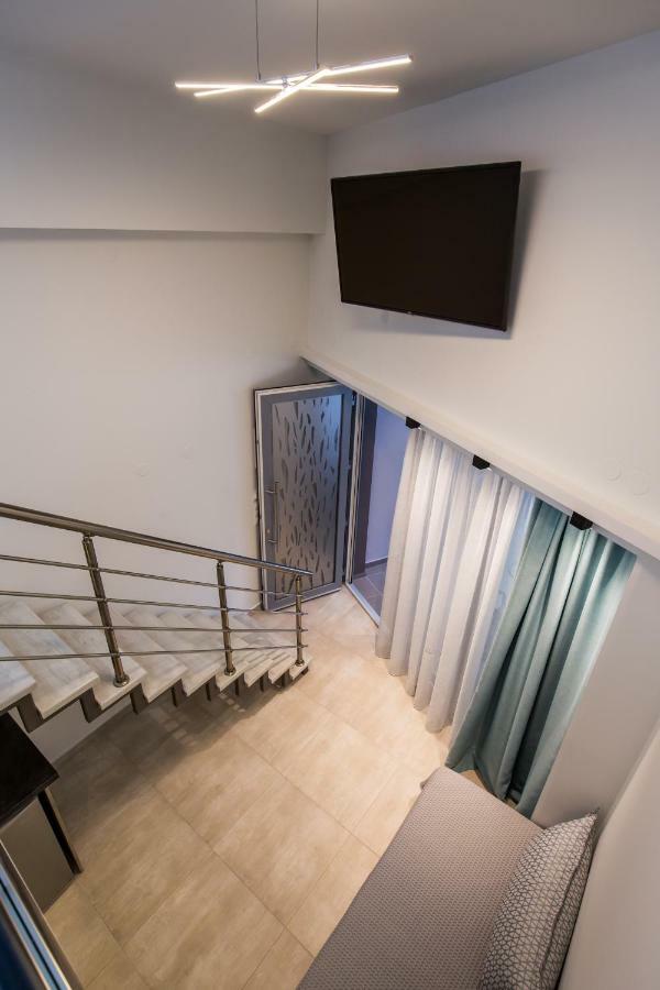 Mr & Mrs K Lofts Apartment Potos Exterior photo