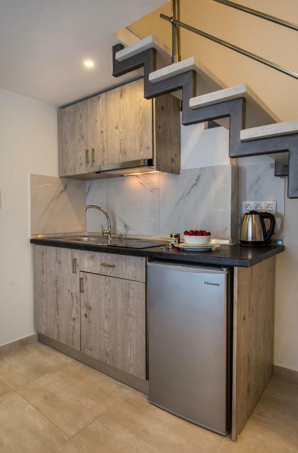 Mr & Mrs K Lofts Apartment Potos Exterior photo