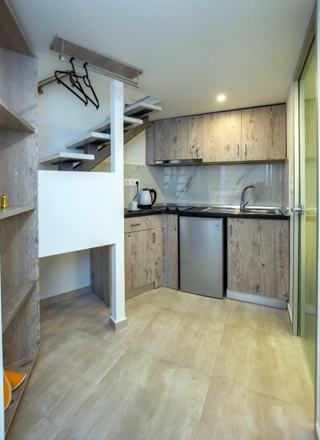 Mr & Mrs K Lofts Apartment Potos Exterior photo