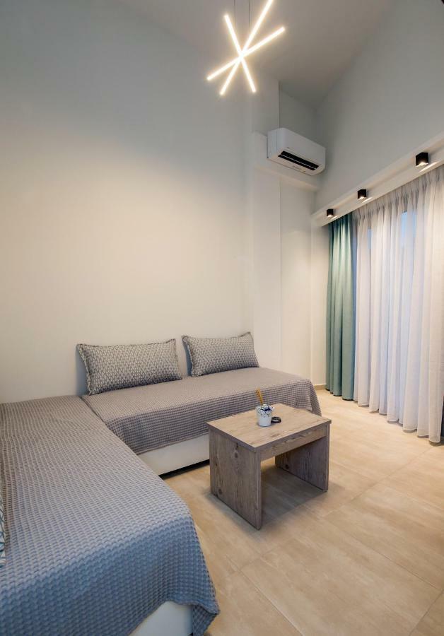 Mr & Mrs K Lofts Apartment Potos Exterior photo